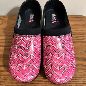 New Adeo B.I.O. System Ellie Breast Cancer Awareness Leather Clogs Size 7